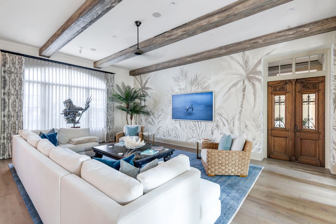 81 Gulf Shore Blvd S, Naples, FL 34102