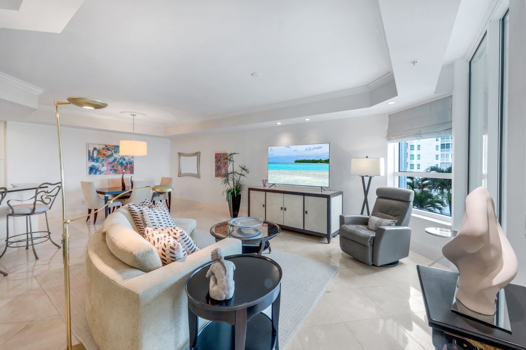 285 Grande Way #503, Naples, FL 34110