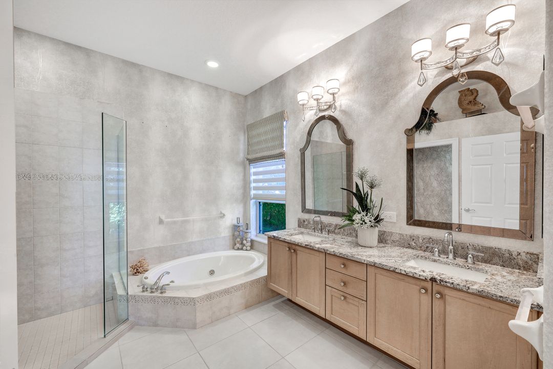 1769 Ivy Pointe Ct, Naples, FL 34109