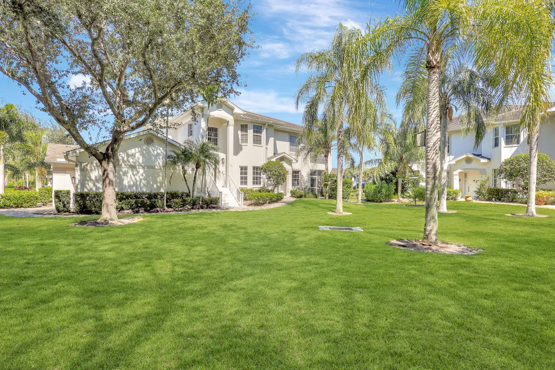 5080 Yacht Harbor Cir #103, Naples, FL 34112