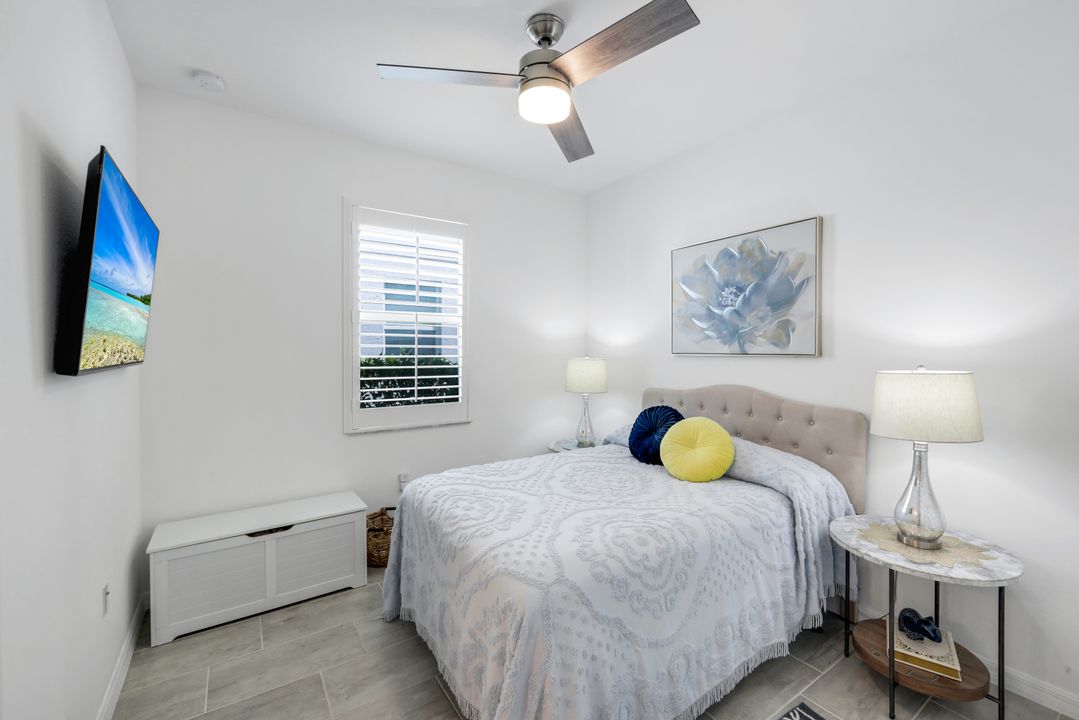 2193 Clementine St, Naples, FL 34120