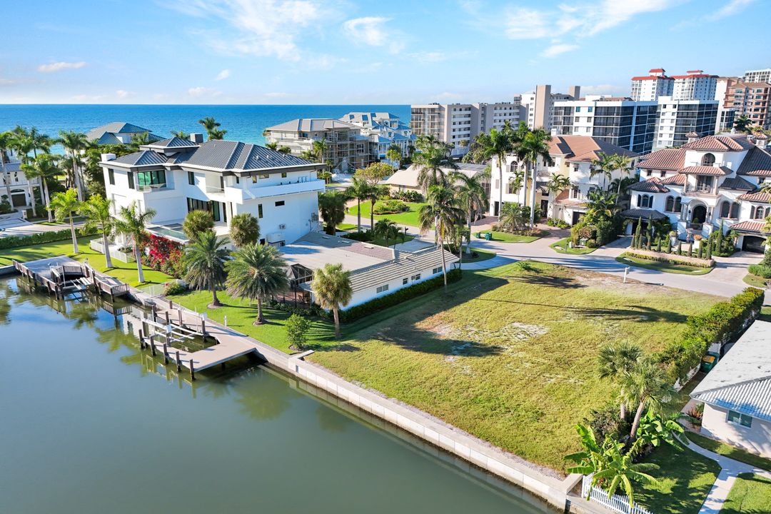 112 Seabreeze Ave, Naples, FL 34108