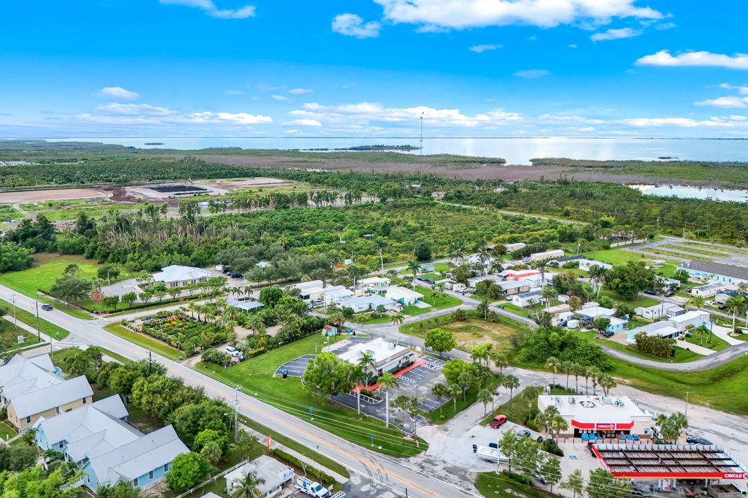10493 Stringfellow Rd, Bokeelia, FL 33922