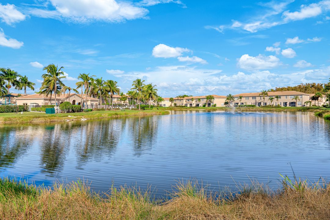 3827 Clearbrook Ln, Fort Myers, FL 33966