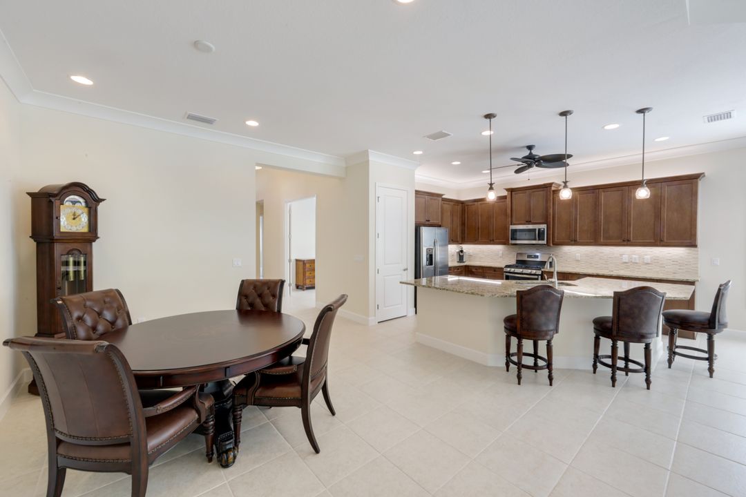 28564 Twain Dr, Bonita Springs, FL 34135