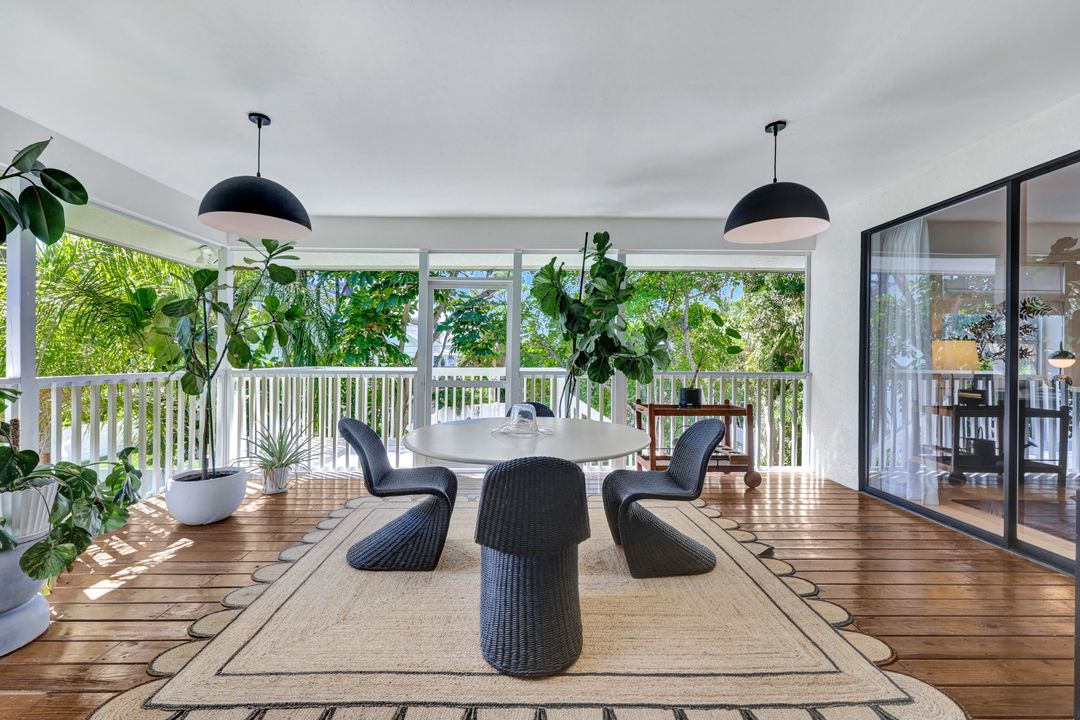 746 Park Ave, Naples, FL 34110