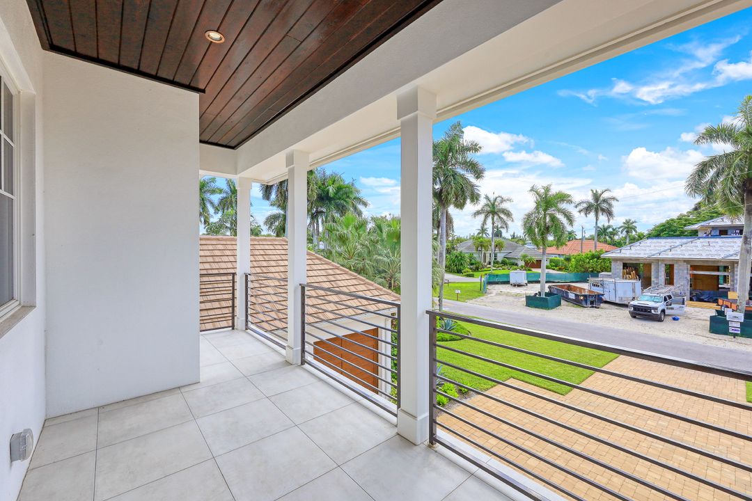 1501 Bluefin Ct, Naples, FL 34102