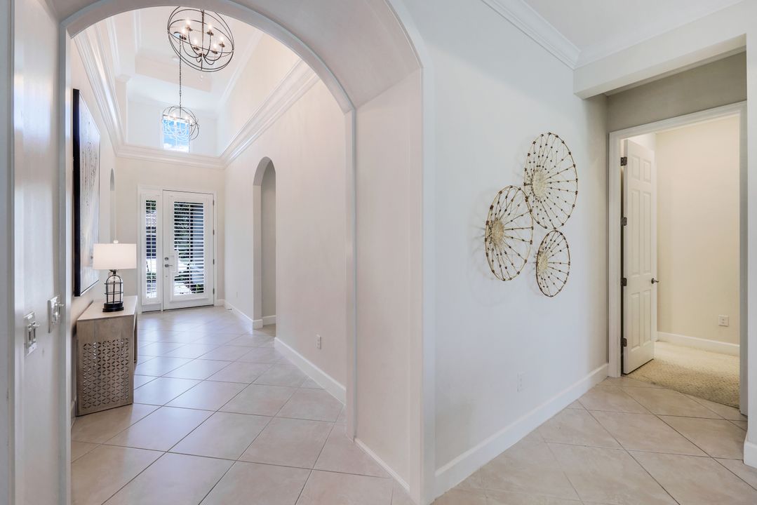 9096 Isla Bella Cir, Bonita Springs, FL 34135