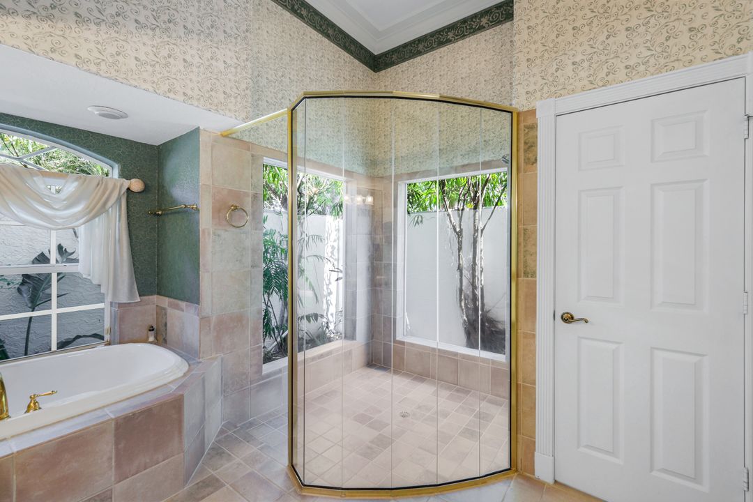 11201 Phoenix Way, Naples, FL 34119