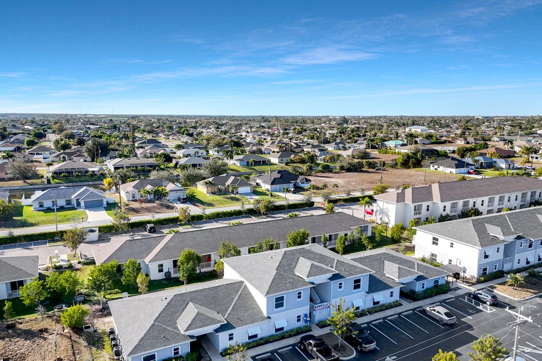 3320 Skyline Blvd, Cape Coral, FL 33914