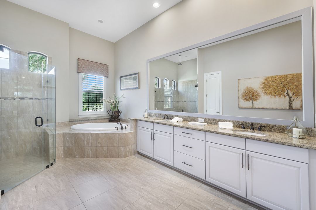 8678 Amour Ct, Naples, FL 34119