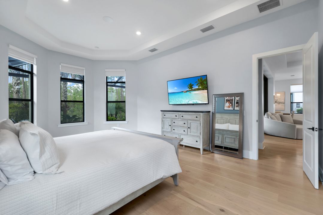 16221 Verilyn Cir, Naples, FL 34110