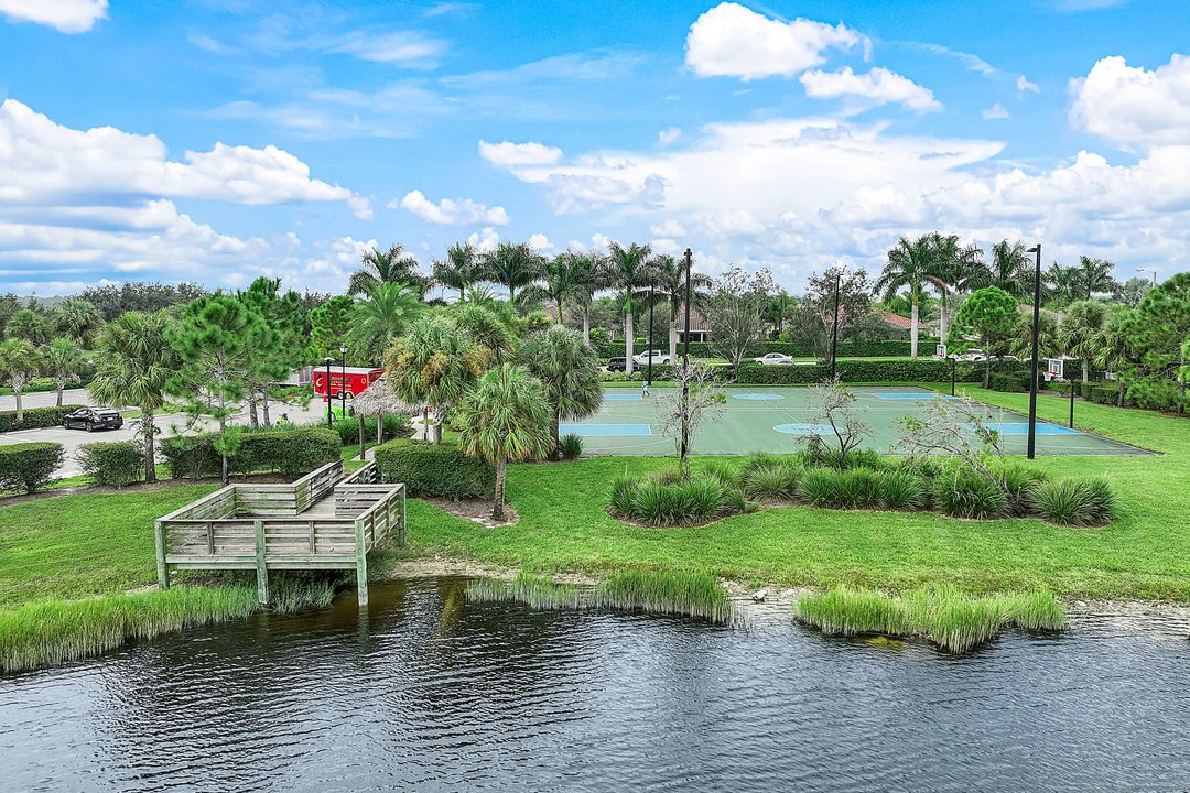 2214 Cara Cara Way, Naples, FL 34120