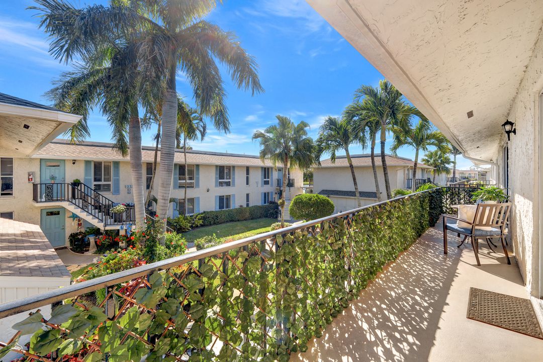 233 Palm Dr #2, Naples, FL 34112