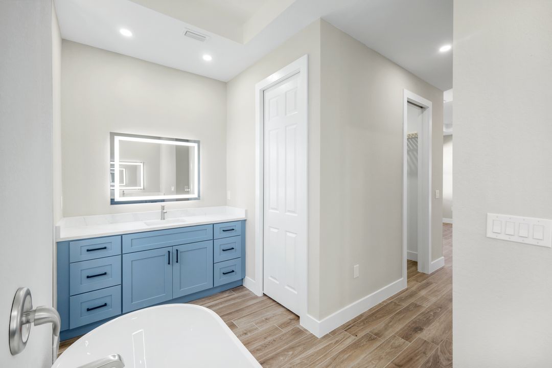 1909 NW 32nd Ct, Cape Coral, FL 33993