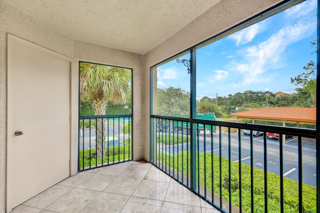 8880 Colonnades Ct W #427, Bonita Springs, FL 34135