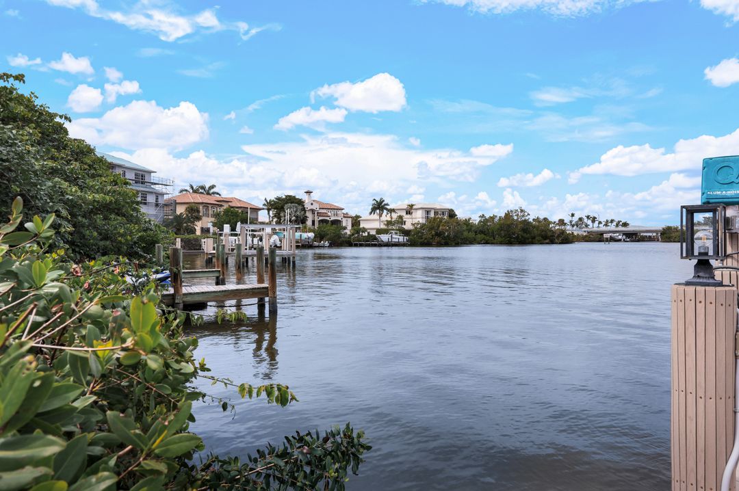 201 San Mateo Dr, Bonita Springs, FL 34134