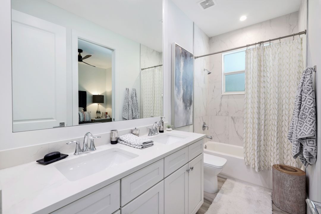 5995 Lancewood Way, Naples, FL 34116