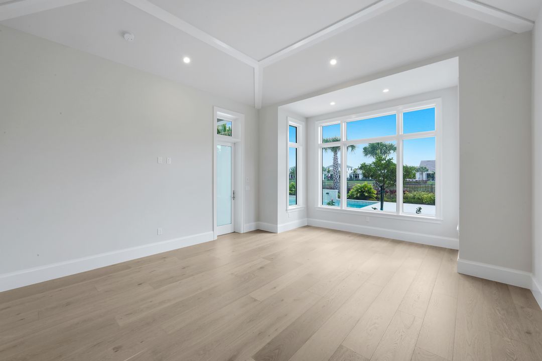 16728 Enclave Cir, Naples, FL 34110