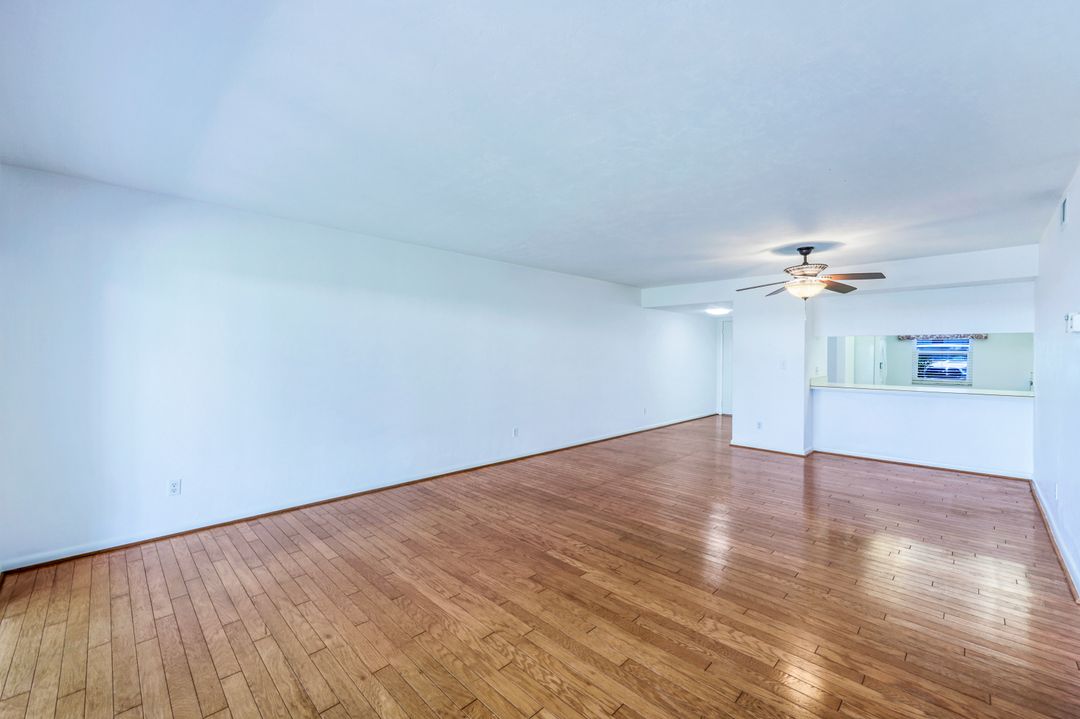 1530 Imperial Golf Course Blvd #312, Naples, FL 34110