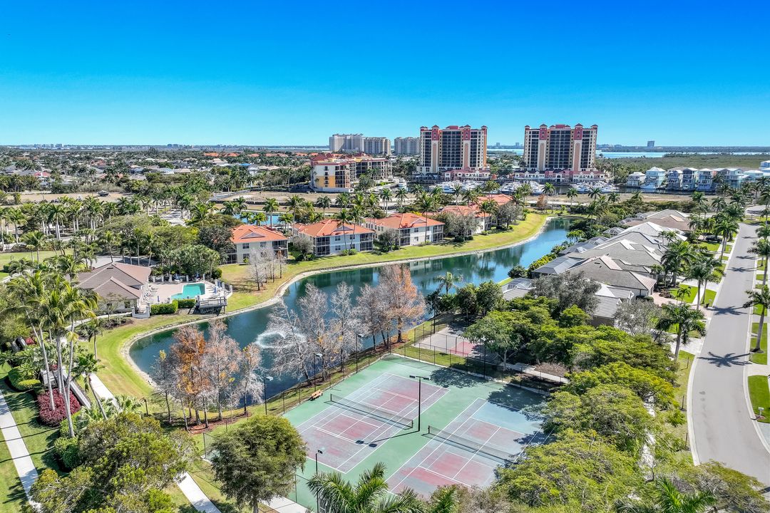 1817 Lagoon Ln, Cape Coral, FL 33914