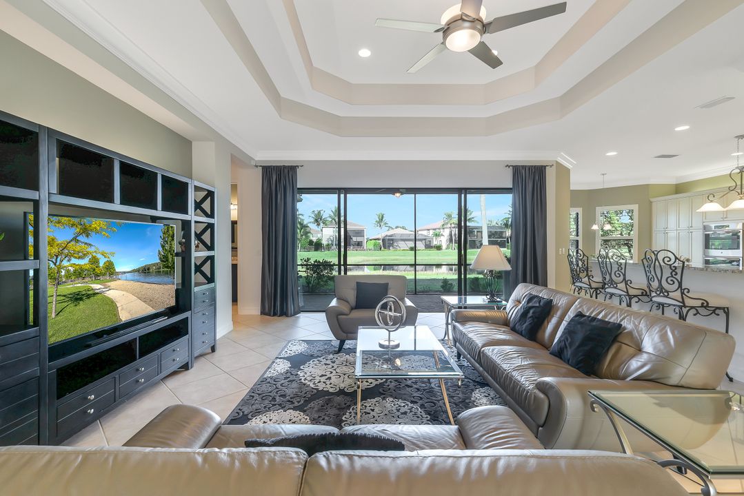 3384 Atlantic Cir, Naples, FL 34119