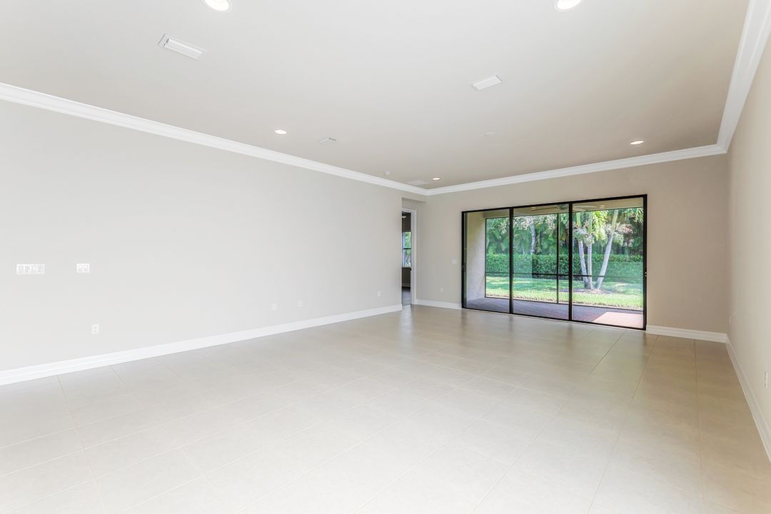 13644 Mandarin Cir, Naples, FL 34109