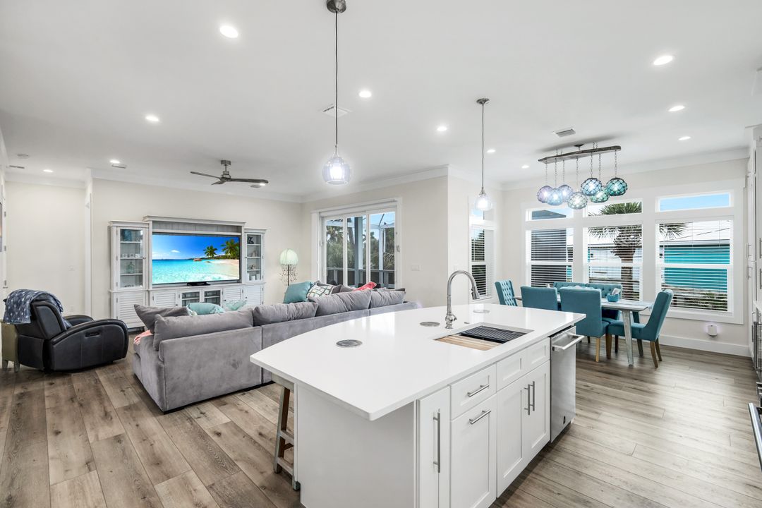 1376 Jamaica Dr, Sanibel, FL 33957