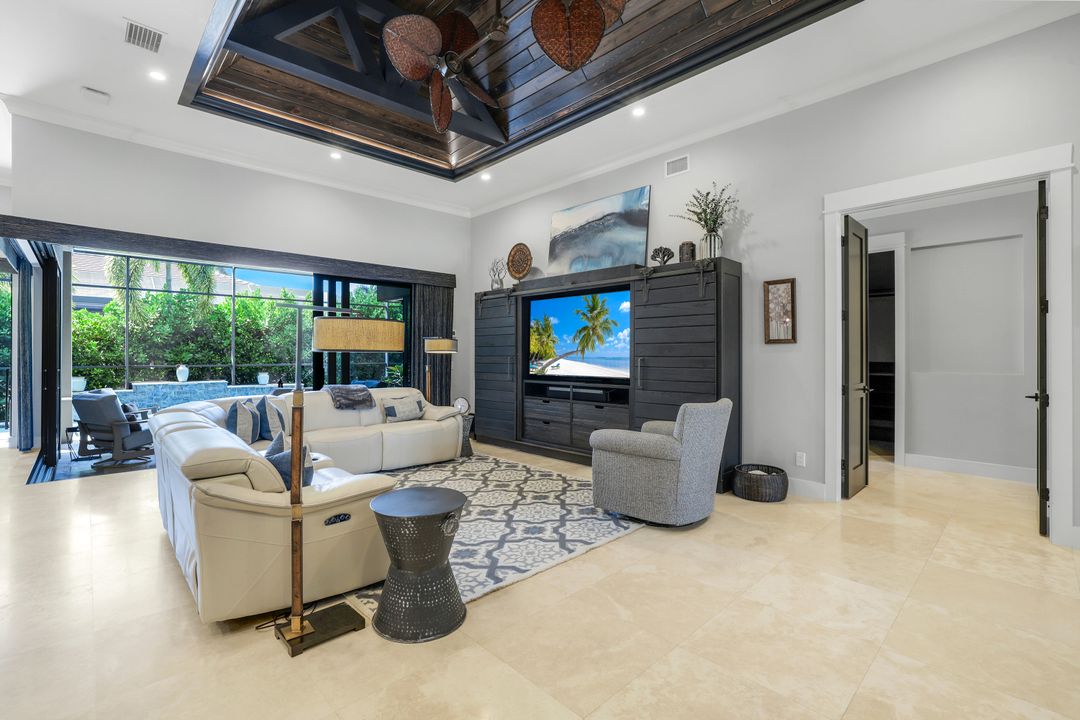 710 Wren St, Marco Island, FL 34145