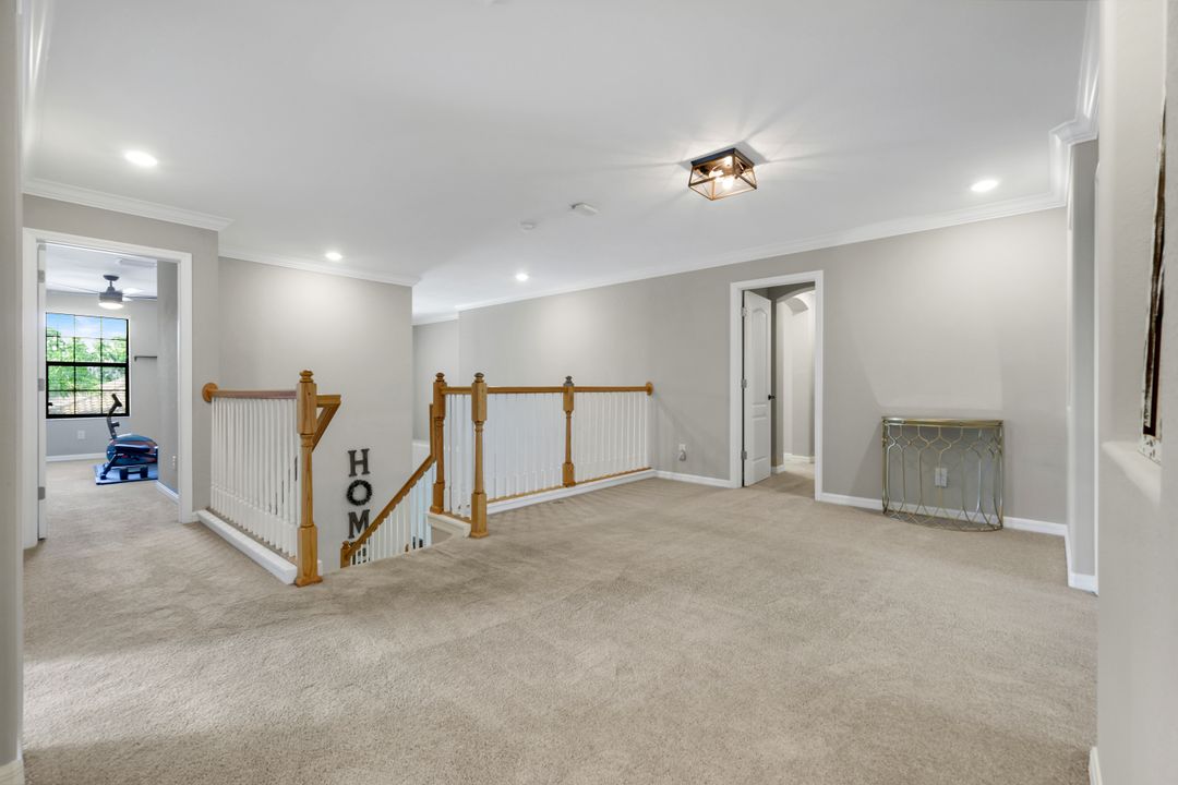 4264 Raffia Palm Cir, Naples, FL 34119