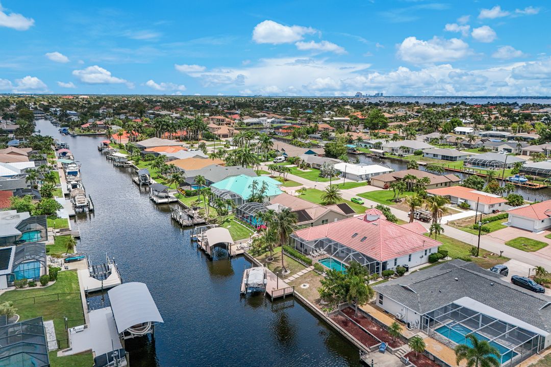 3712 SE 17th Pl, Cape Coral, FL 33904