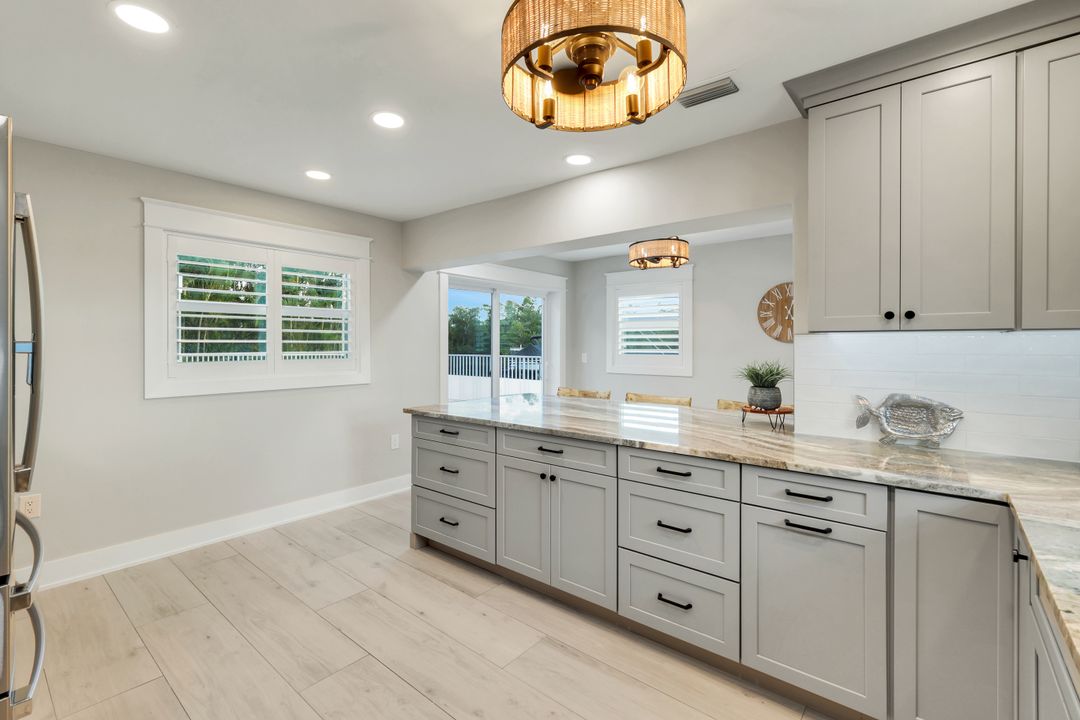 11861 Isle of Palms Dr, Fort Myers Beach, FL 33931