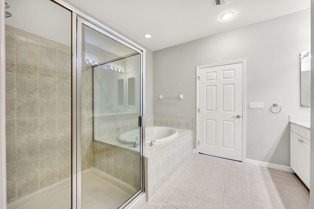 9621 Spanish Moss Way #3831, Bonita Springs, FL 34135