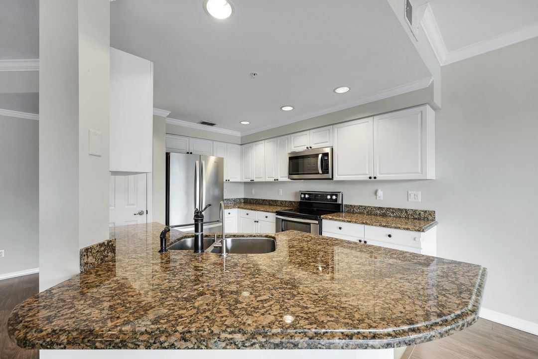 7756 Gardner Dr #102, Naples, FL 34109