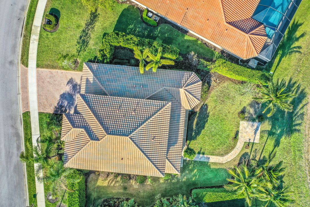 2939 Cinnamon Bay Cir, Naples, FL 34119