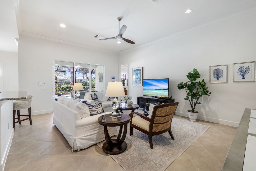 9578 Coquina Cir, Naples, FL 34120