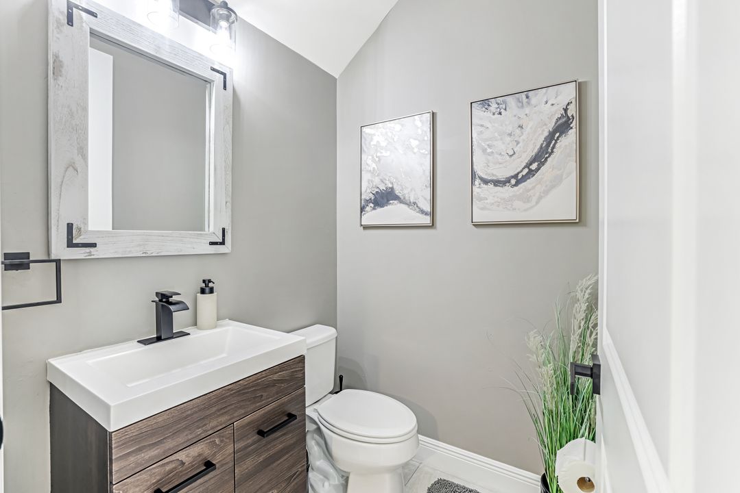 2955 Pine Tree Dr, Naples, FL 34112