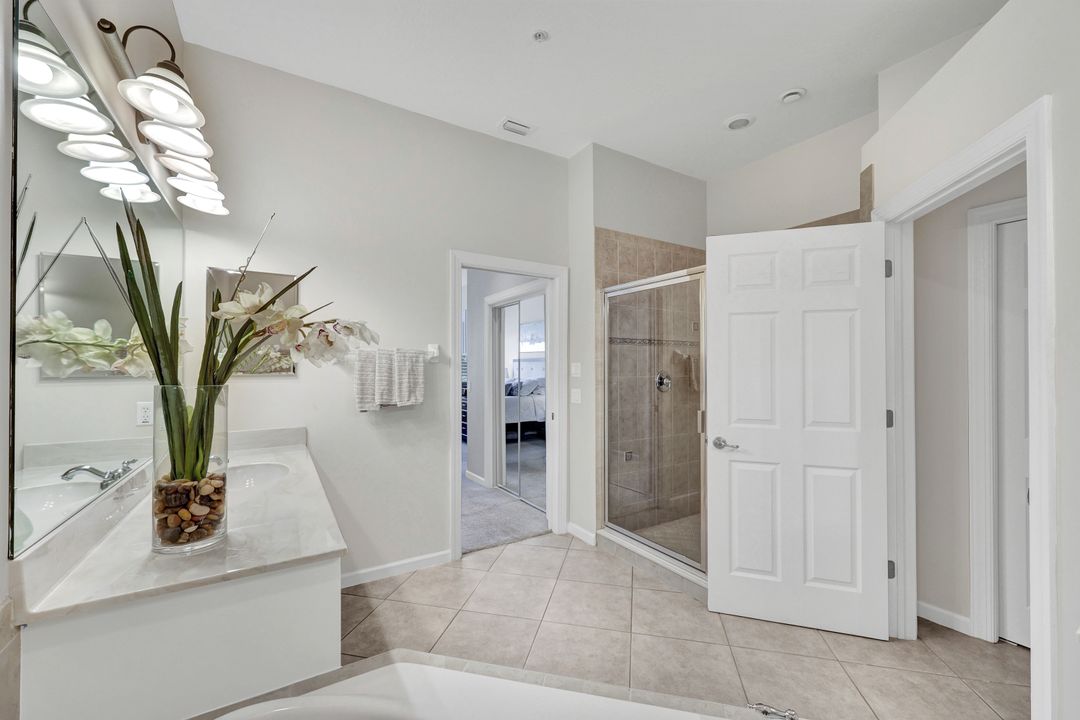8723 Coastline Ct #202, Naples, FL 34120