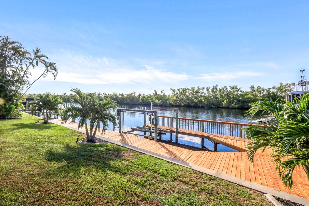 2624 El Dorado Parkway, Cape Coral, FL 33993