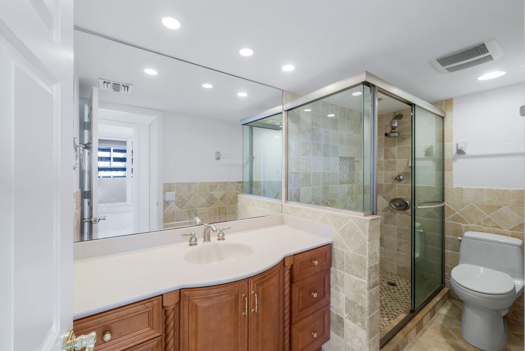 4001 Gulf Shore Blvd N #902, Naples, FL 34103