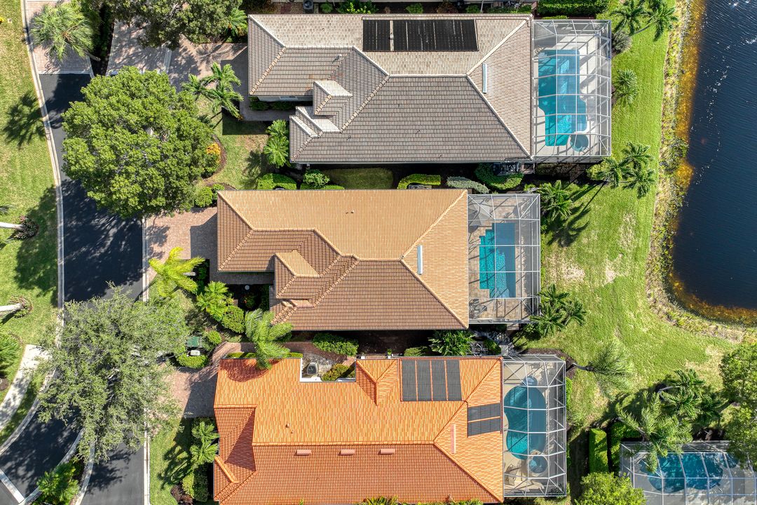 463 Tullamore Ln, Naples, FL 34110