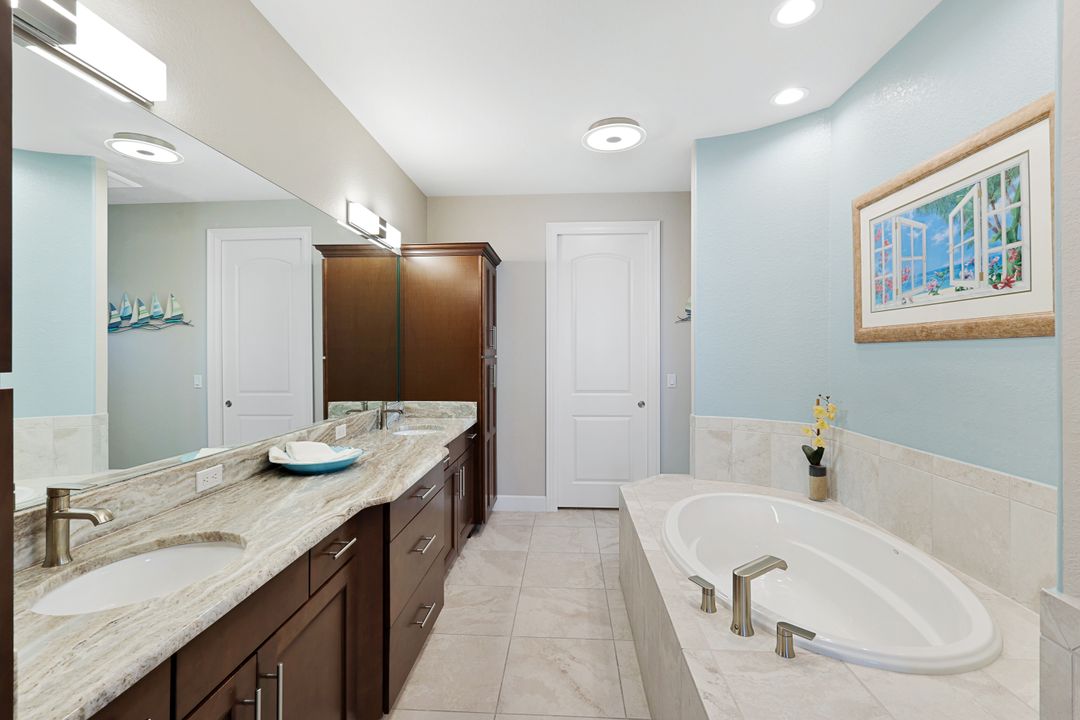 4612 NW 33rd Terrace, Cape Coral, FL 33993