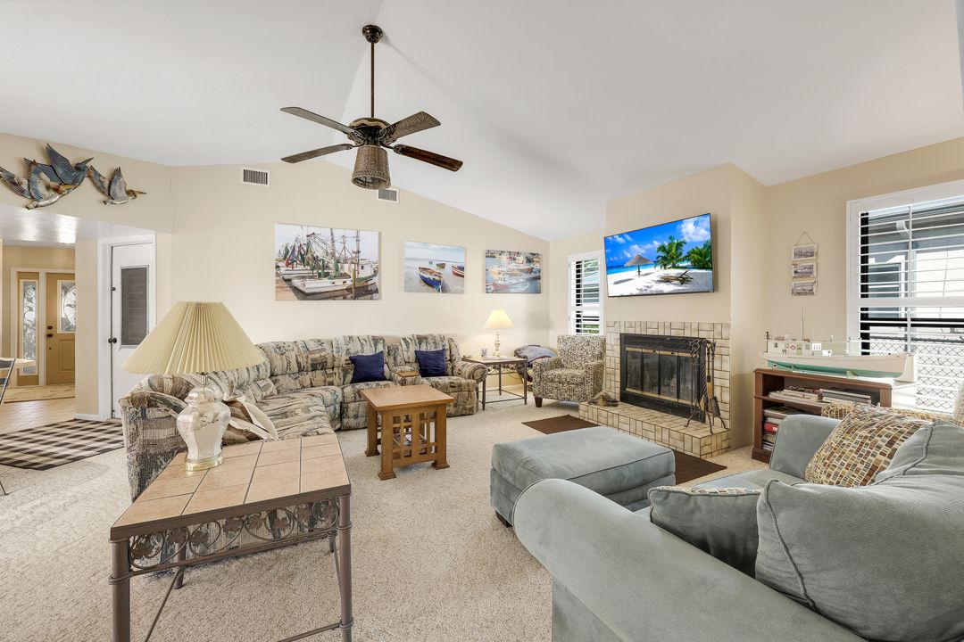 101 SW 50th St, Cape Coral, FL 33914