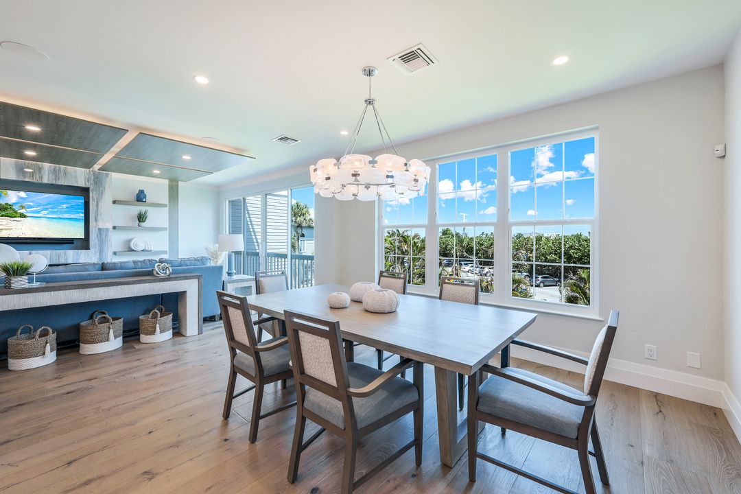 121 Barefoot Cir, Bonita Springs, FL 34134