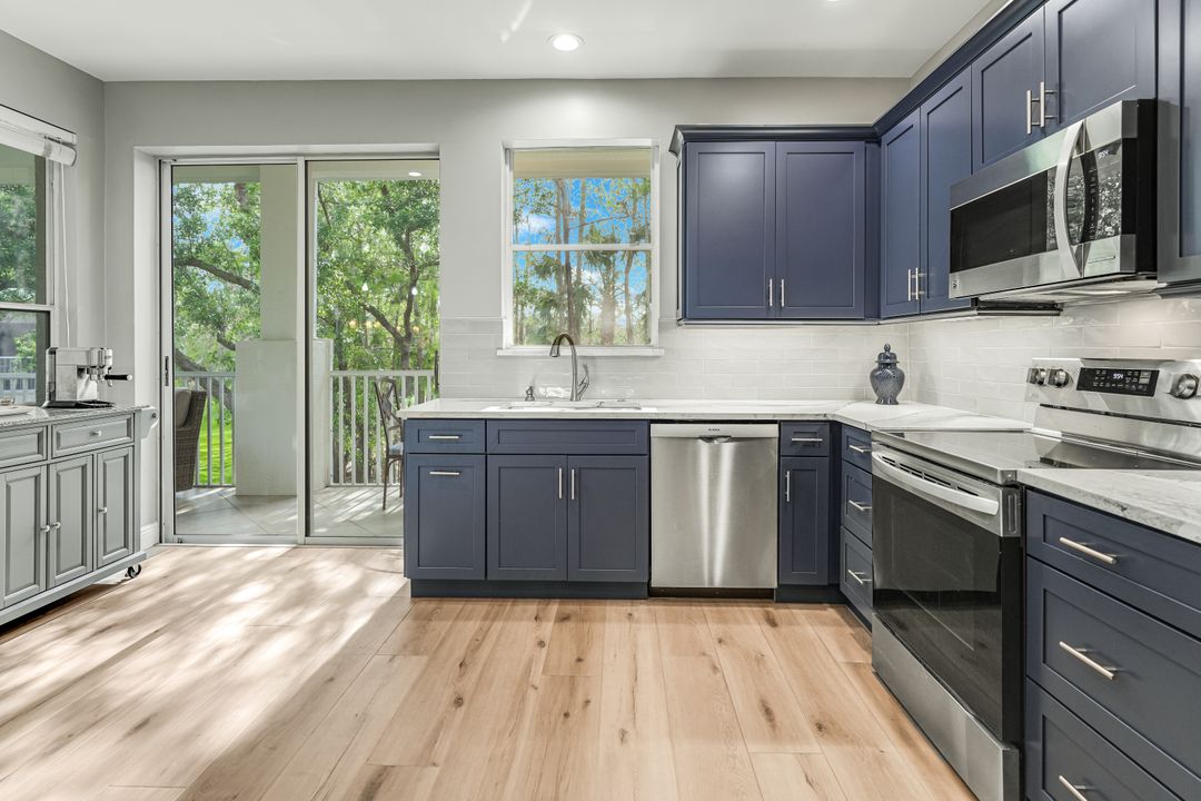 8267 Parkstone Pl #201, Naples, FL 34120