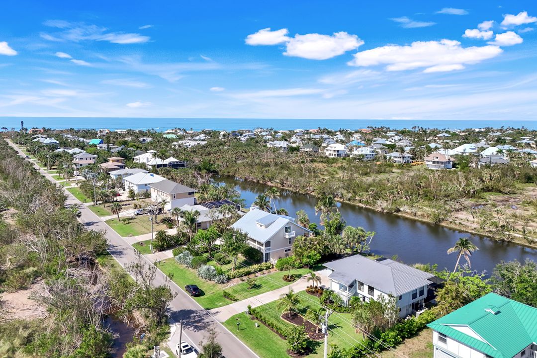 647 Rabbit Rd, Sanibel, FL 33957