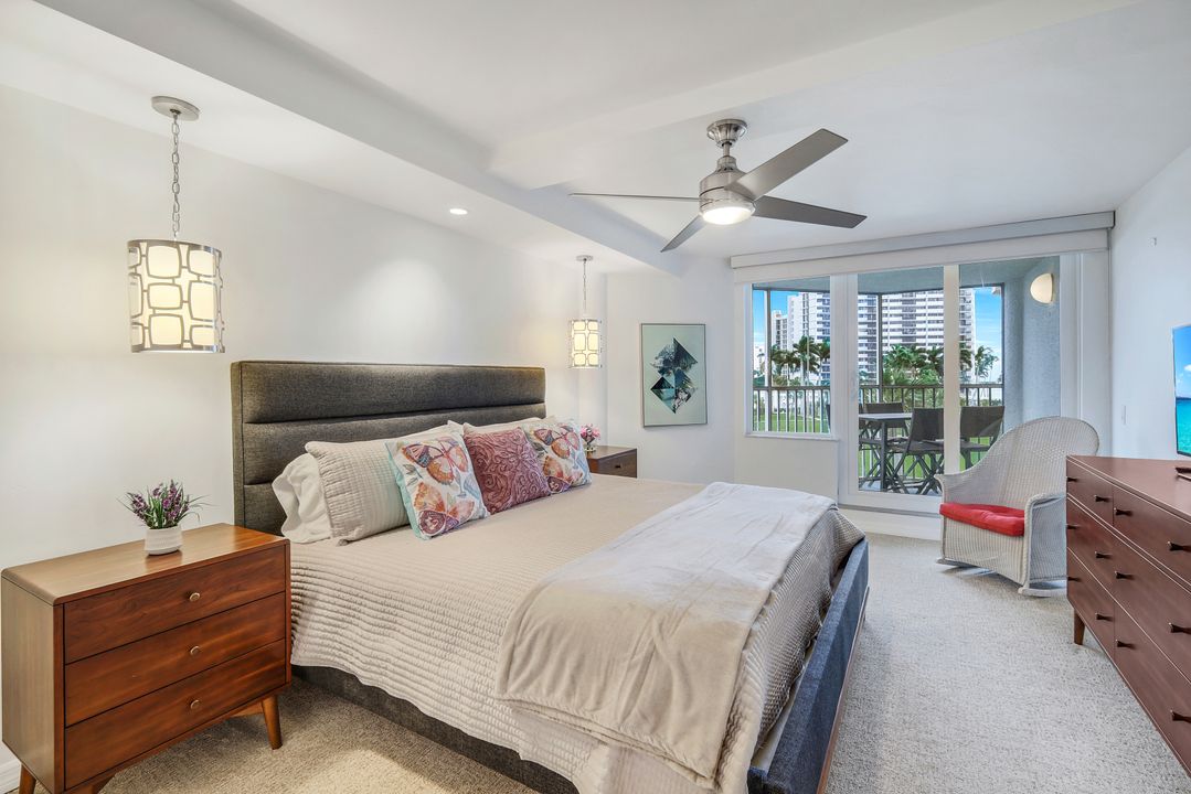 4041 Gulf Shore Blvd N #204, Naples, FL 34103