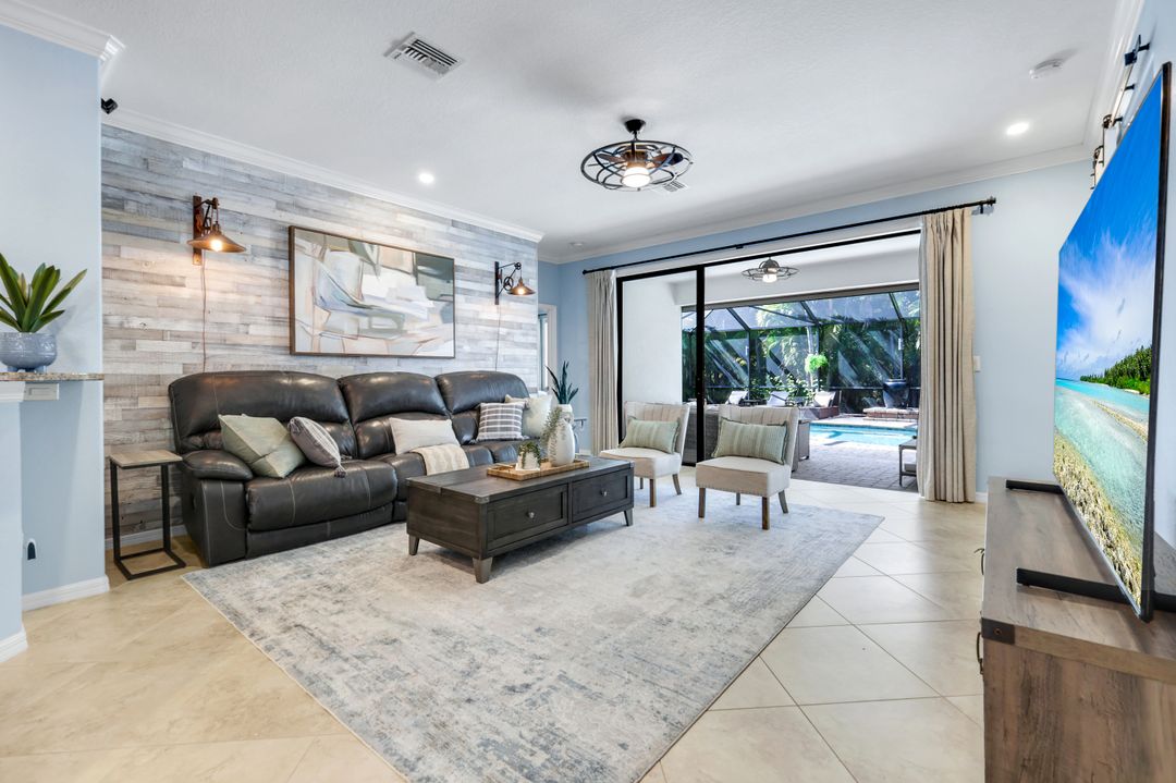 3783 Treasure Cove Cir, Naples, FL 34114