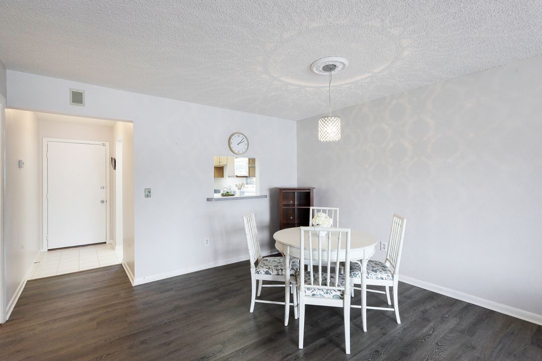 6825 Bogey Dr, Fort Myers, FL 33919