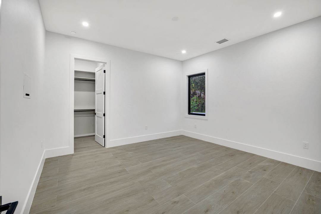 264 13th St NW, Naples, FL 34120